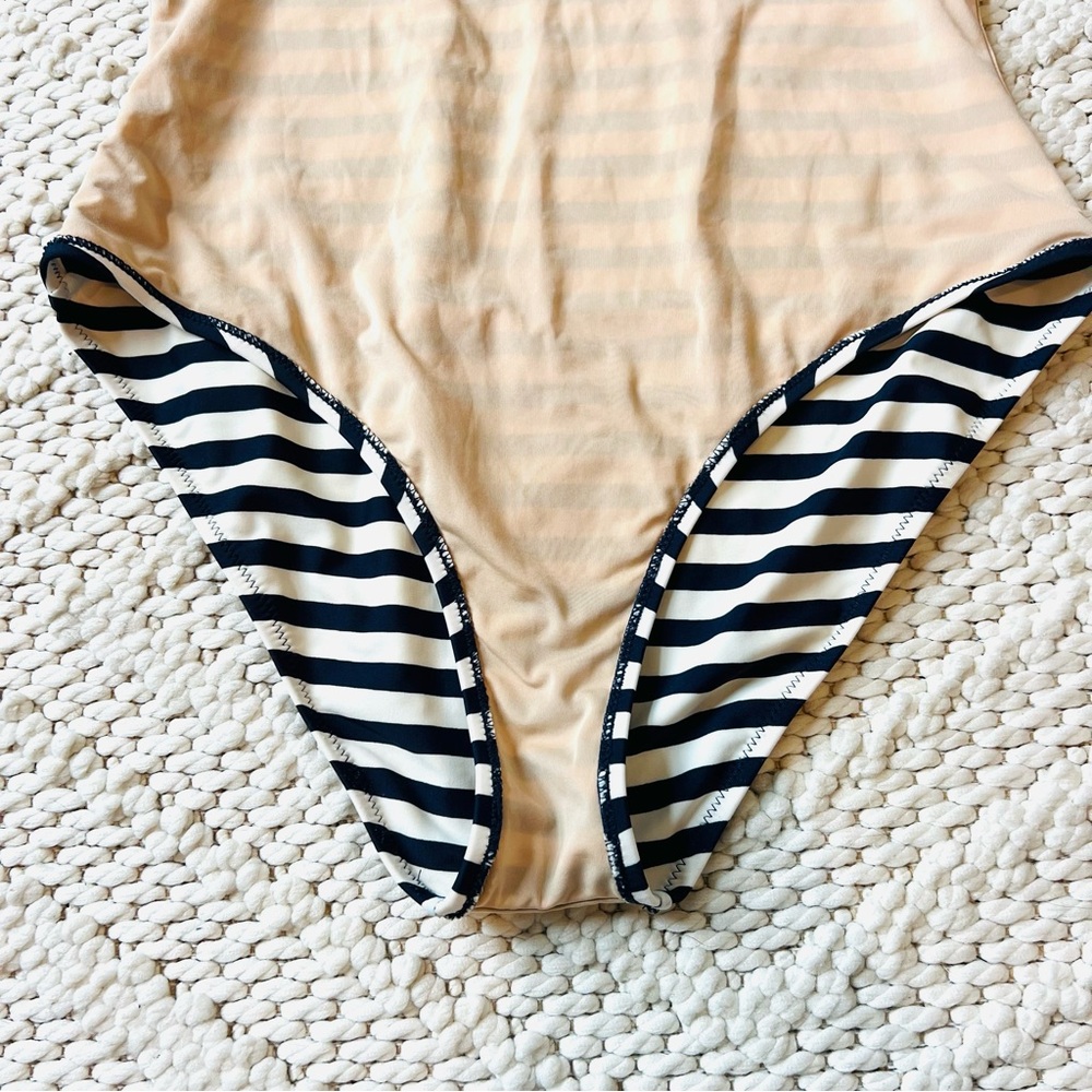 J CREW Classic 1 Tie Strap Navy Striped One Piece Swimsuit Womens 10 Like New - Picture 10 of 10